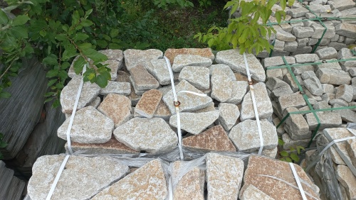 Гранитный плитняк галтованный для парковки купить в Сергиеву Посаду