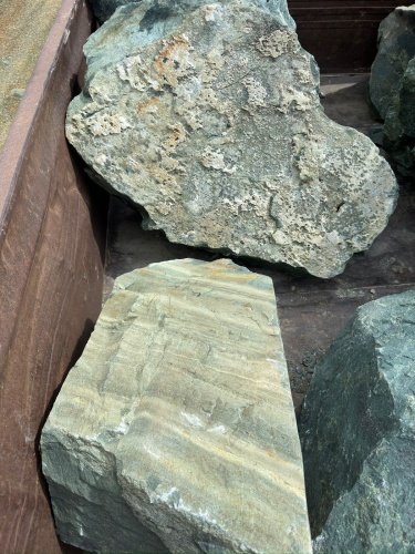 Ландшафтные глыбы зелёные 200-500 килограмм купить в Сергиеву Посаду