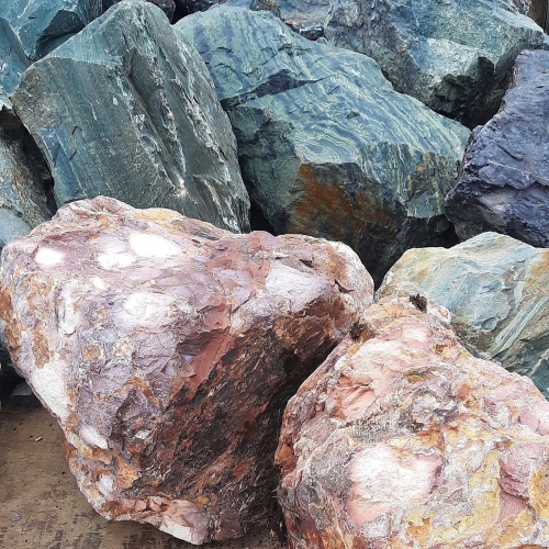 Ландшафтные глыбы красно-фиолетовые 200-1000 килограмм купить в Сергиеву Посаду