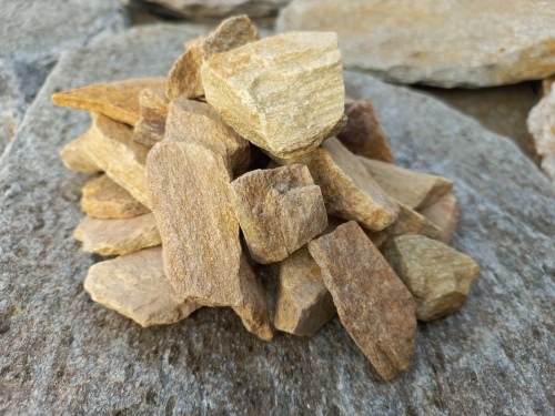 Златолит жёлтый декоративная каменная крошка купить в Сергиеву Посаду