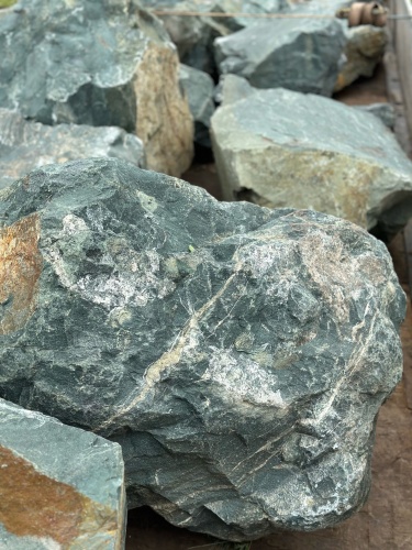 Камни для ландшафтного дизайна зелёные 10-60 килограмм купить в Сергиеву Посаду