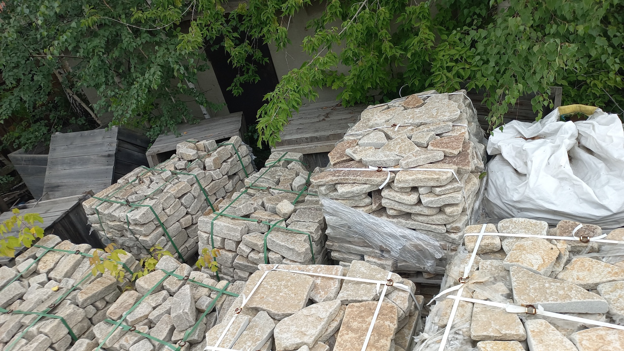 Плитняк гранитный галтованный купить в Сергиеву Посаду