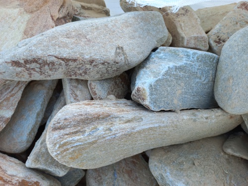 Златолит жёлтый, жёлто-зелёный глыбки и валуны для ланшафтного дизайна купить в Сергиеву Посаду