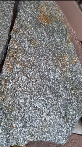 Плитняк златолит серебристый для цоколя, отмостки купить в Сергиеву Посаду