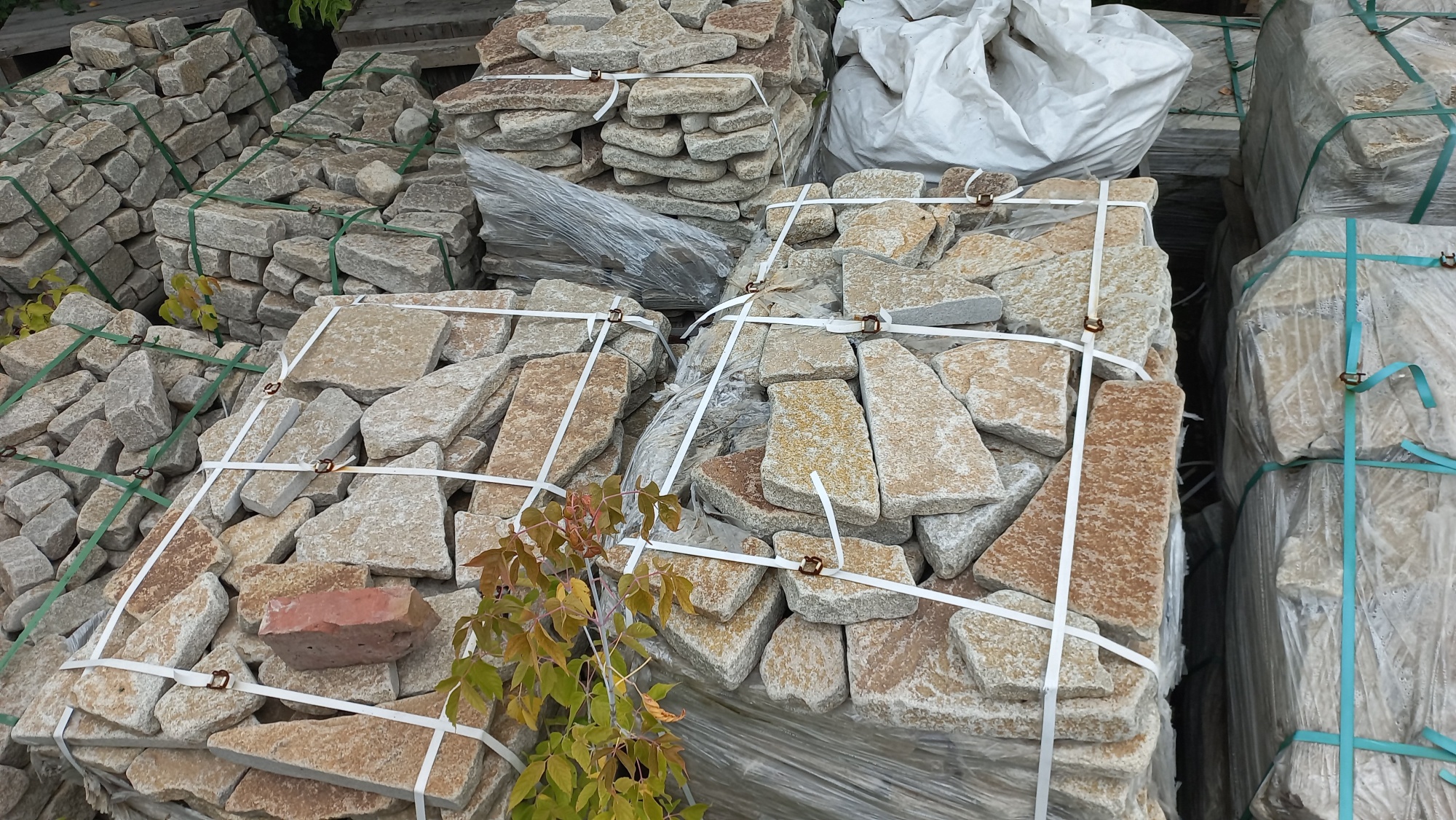 Плитняк гранитный галтованный купить в Сергиеву Посаду